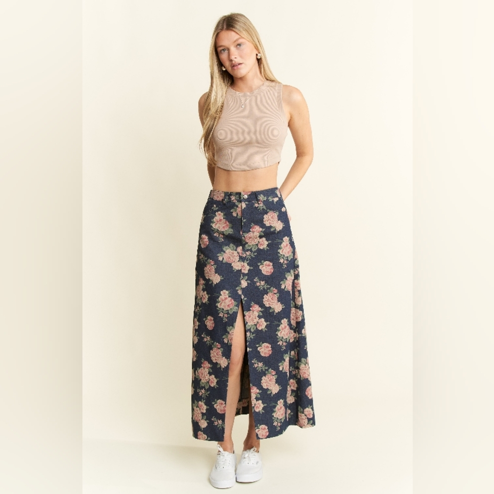 80% Cotton. Dark Denim Floral Print Skirt
